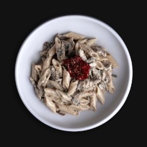 ۱۴۰گرم گوشت, پاستا پنه, سس آلفردو